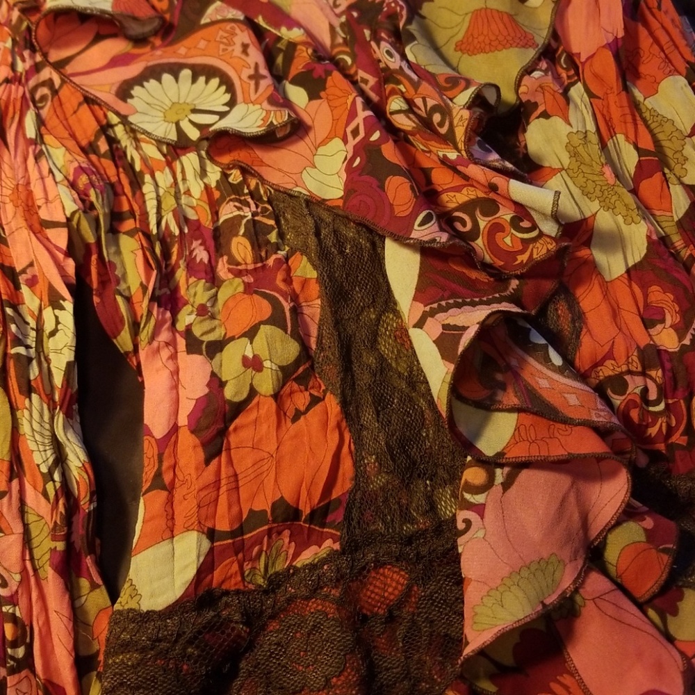 Ruffle blouse - Picture 4 of 4